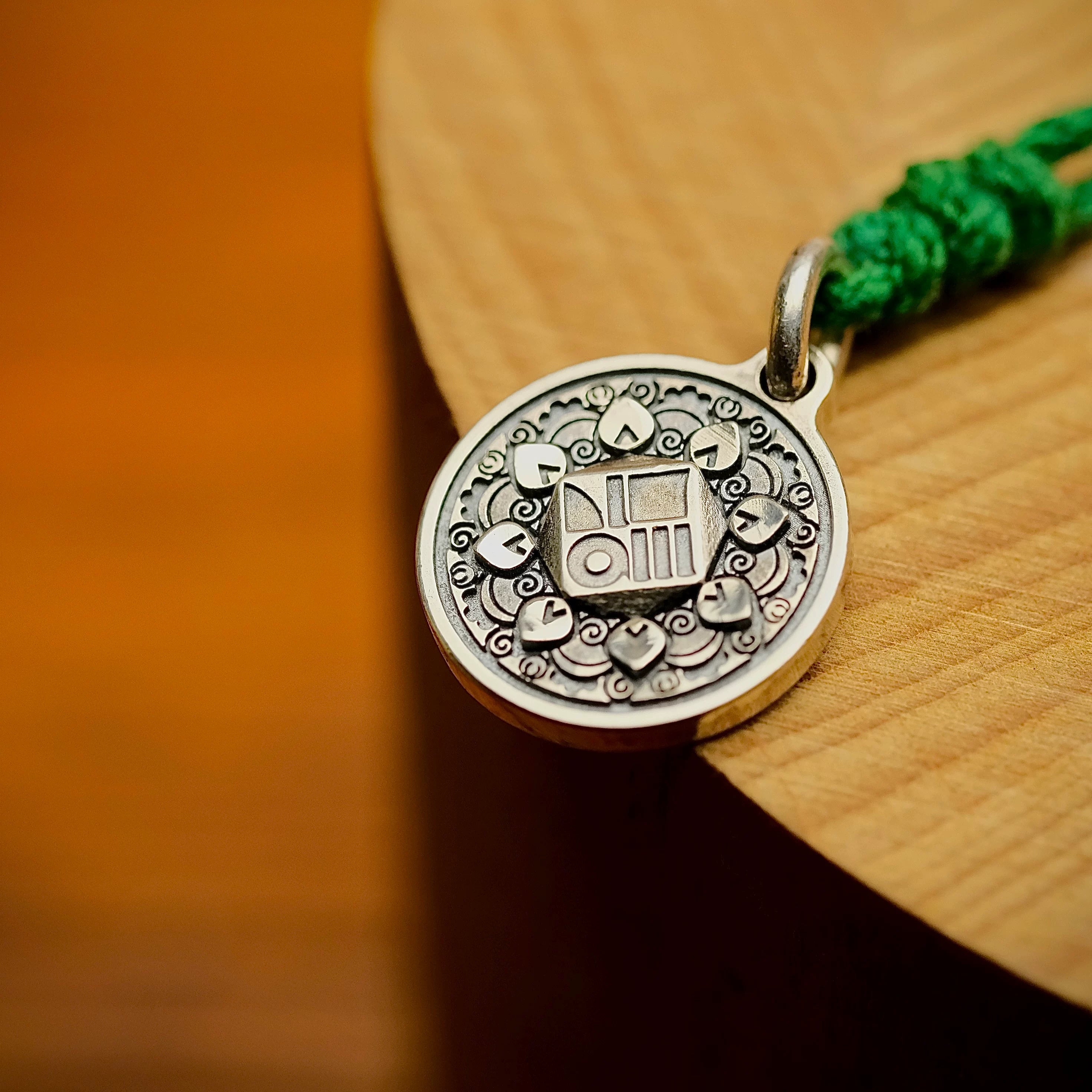 Medal Side Pendant