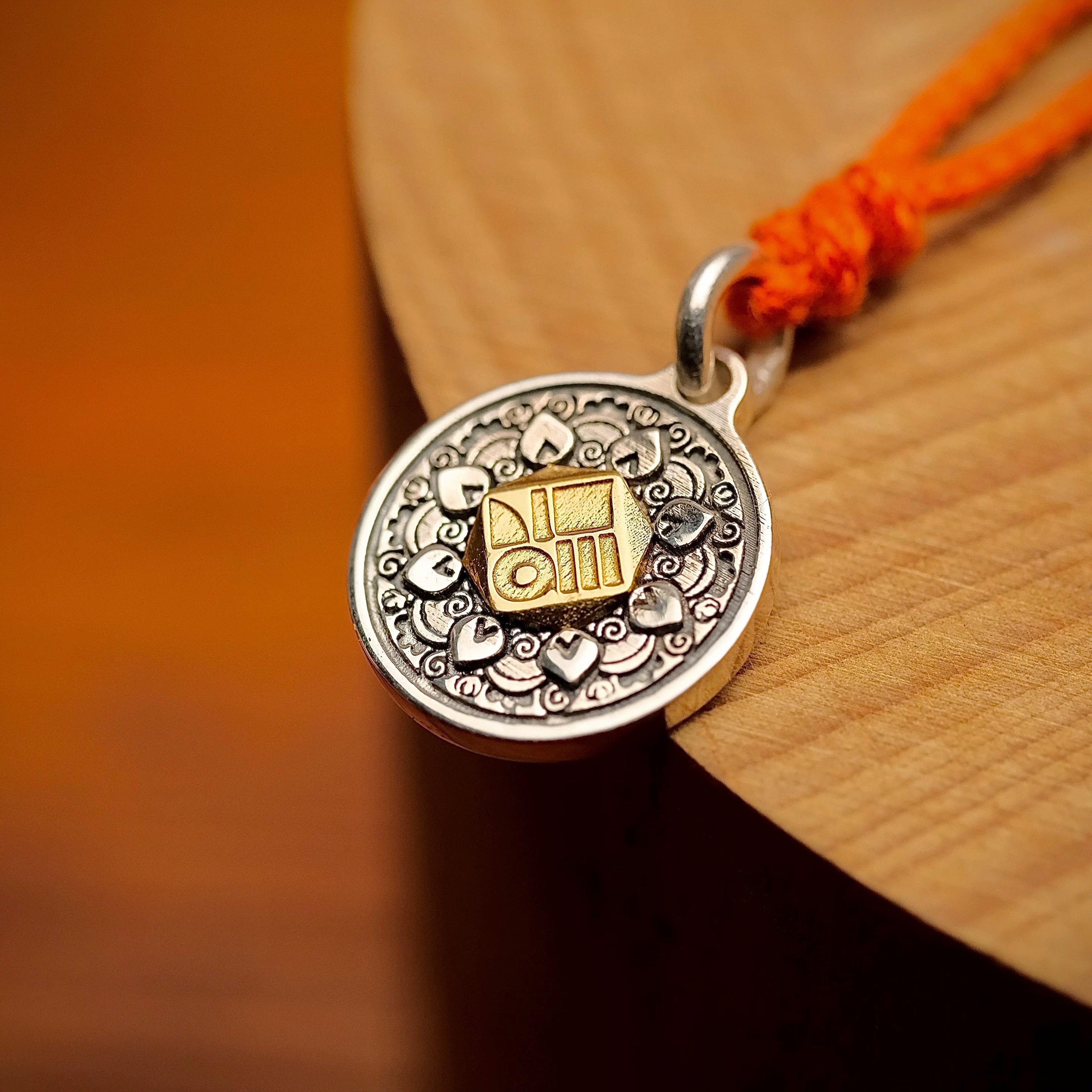 Medal Side Pendant