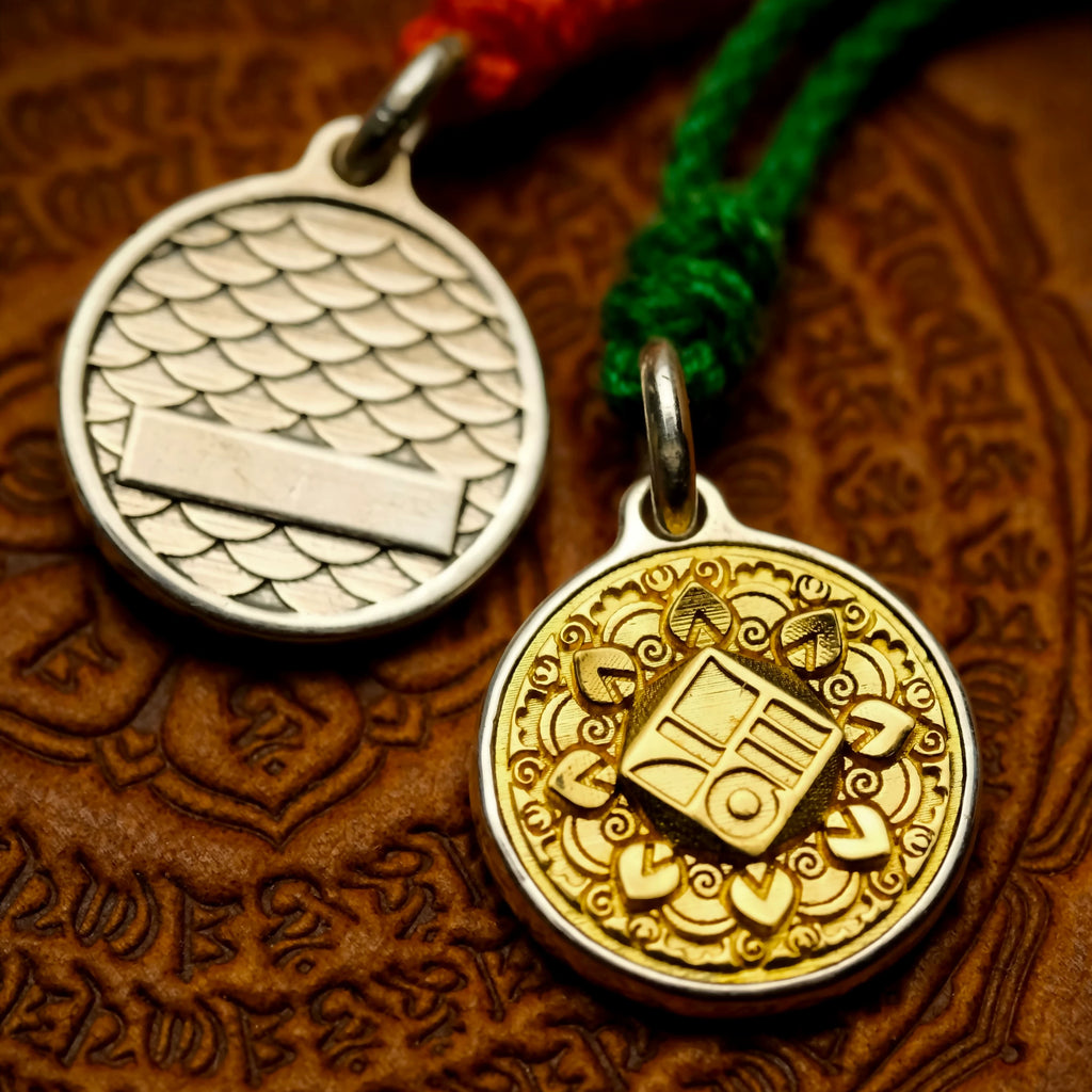 Medal Side Pendant